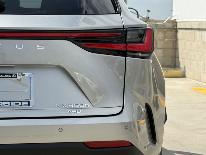 Used 2025 Lexus NX 350h LuxuryImage 13