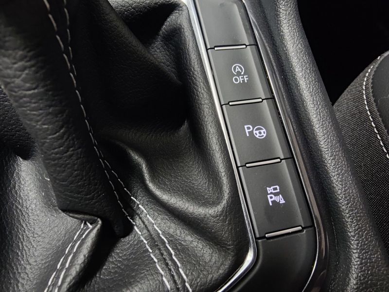 Used 2024 Volkswagen Tiguan SEL R-Line AWD w/Sunroof/NavImage 30