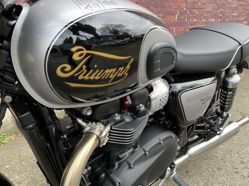 2025 Triumph BONNEVILLE T100 ICON