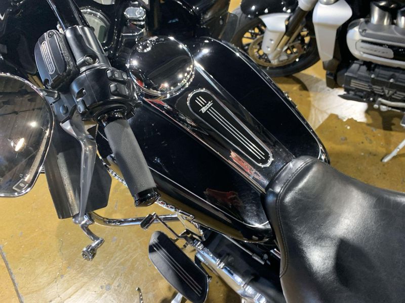 Used 2015 Harley-Davidson ROAD GLIDE SPECIAL Image 21