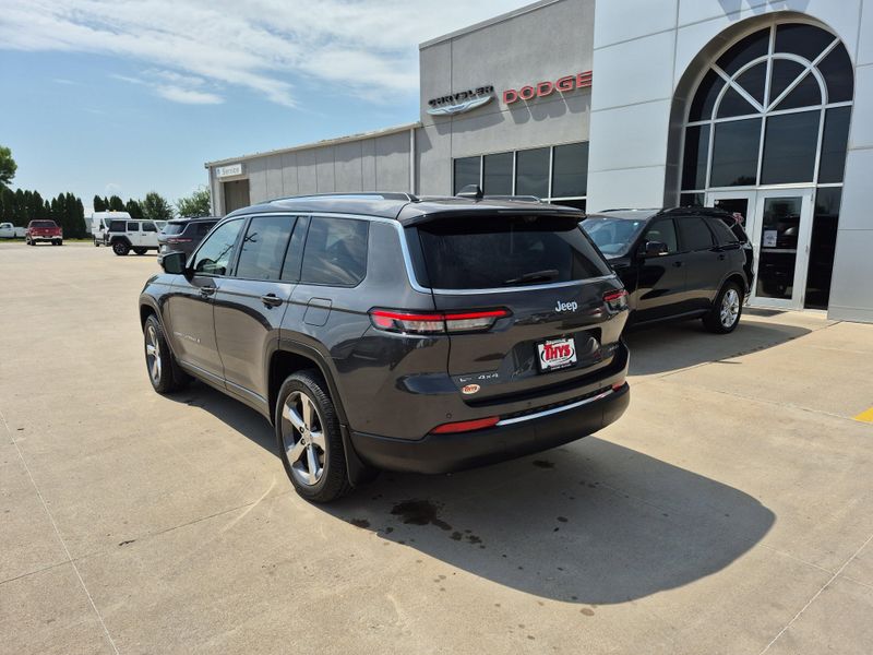 Used 2022 Jeep Grand Cherokee L LimitedImage 45