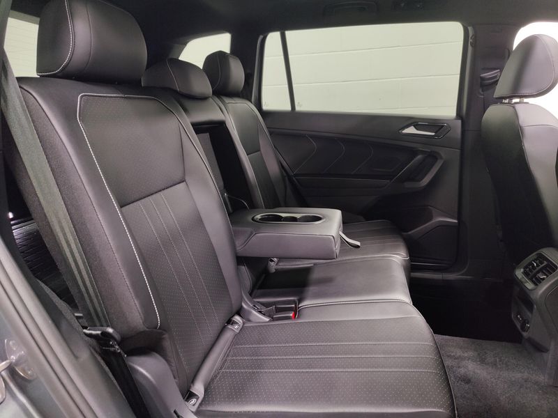 Used 2024 Volkswagen Tiguan SE R-Line Black AWD w/SunroofImage 19