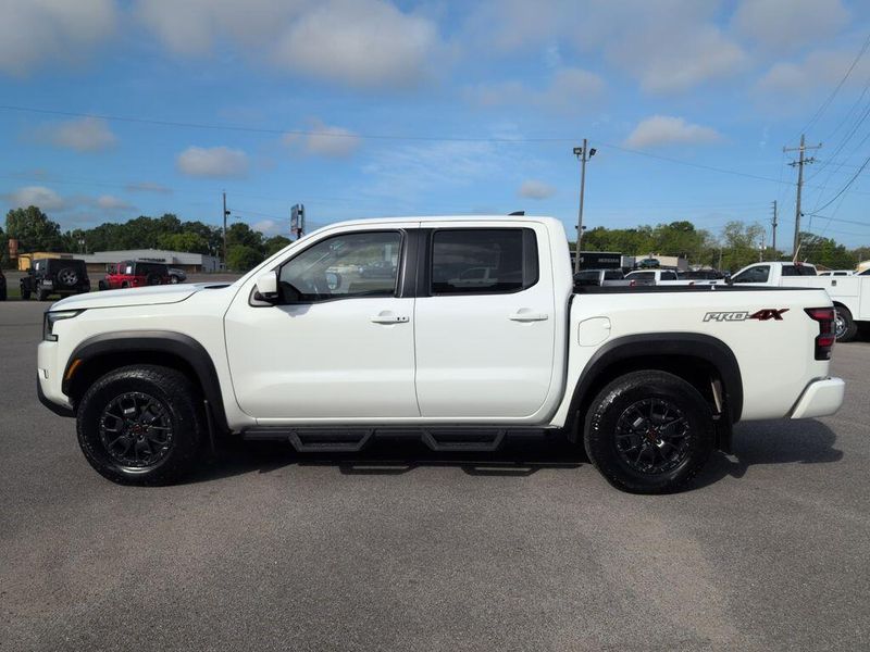 2023 Nissan Frontier PRO-4XImage 2