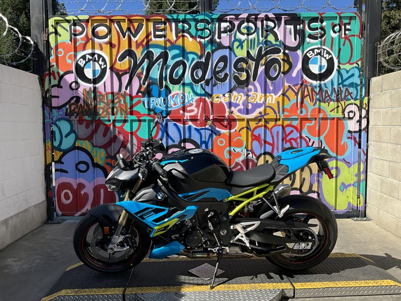 2026 BMW S 1000 R