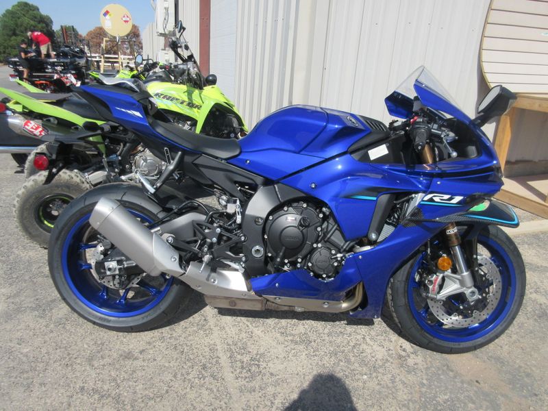 NEW 2026 YAMAHA YZF-R1 Image 2