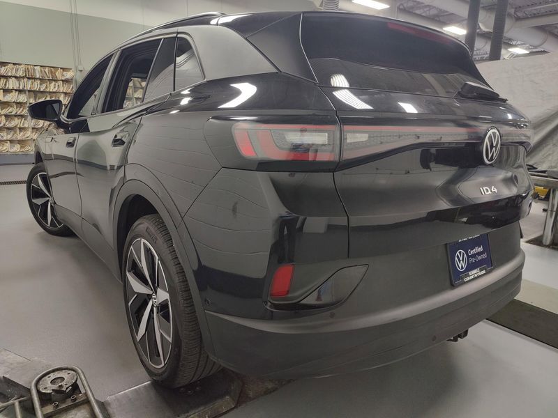 Used 2023 Volkswagen ID.4 Pro S AWD w/Glass RoofImage 11