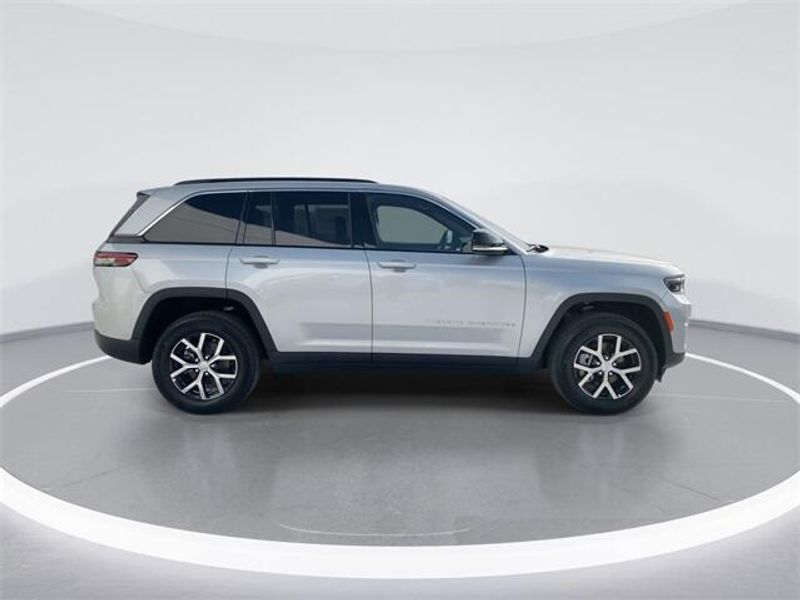 2024 Jeep Grand Cherokee Limited 4x4Image 9