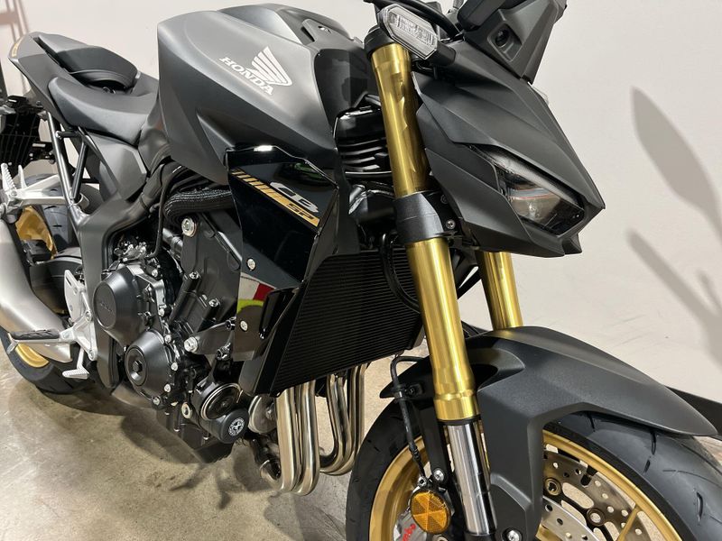 New 2025 Honda CB1000 HORNET SP Image 10