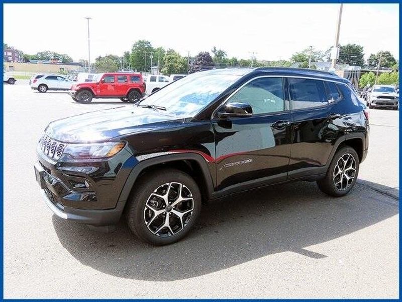 New 2025 Jeep Compass LimitedImage 1