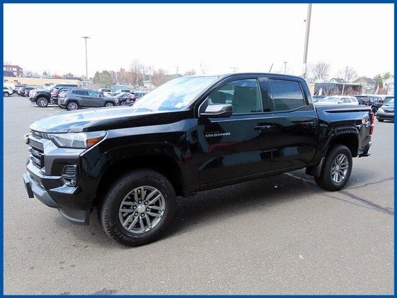 2023 Chevrolet Colorado LTImage 1