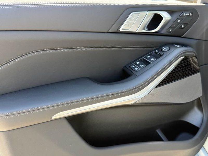 New 2026 BMW X7 xDrive40iImage 15