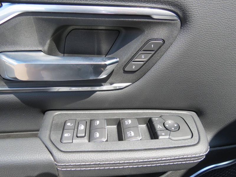 Used 2025 RAM 1500 Laramie 4x4 4dr Crew Cab 5.6 ft. SB PickupImage 10