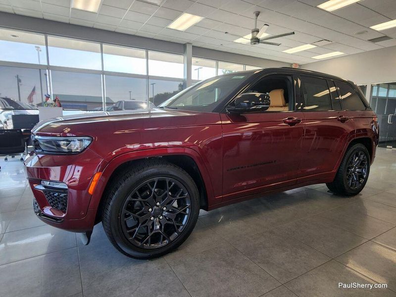 New 2025 Jeep Grand Cherokee Summit Reserve 4x4Image 7
