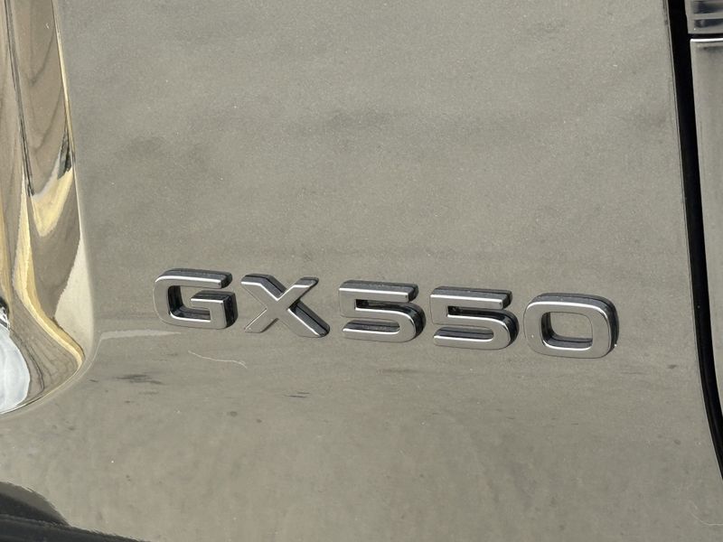 2025 Lexus GX Image 13