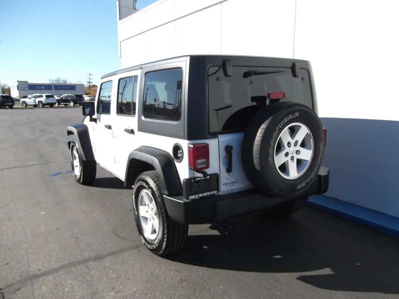 2018 Jeep Wrangler Unlimited Sport S photo 3