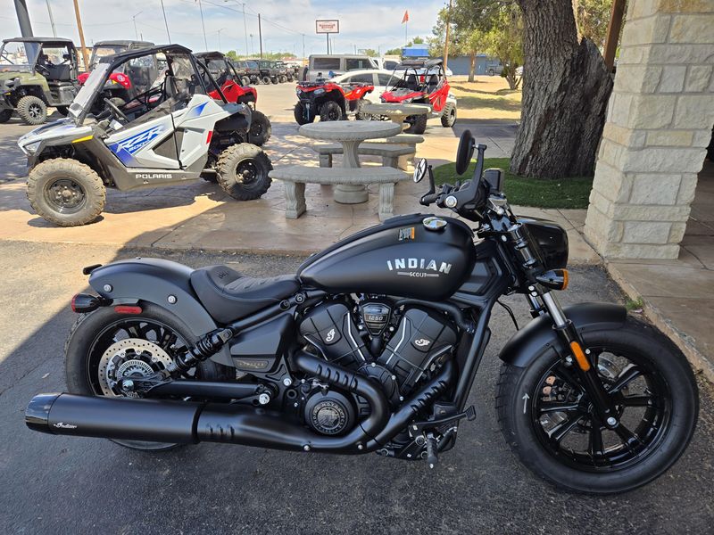 2025 Indian Motorcycle SCOUT BOBBER LIMITED BLACK SMOKE Image 2