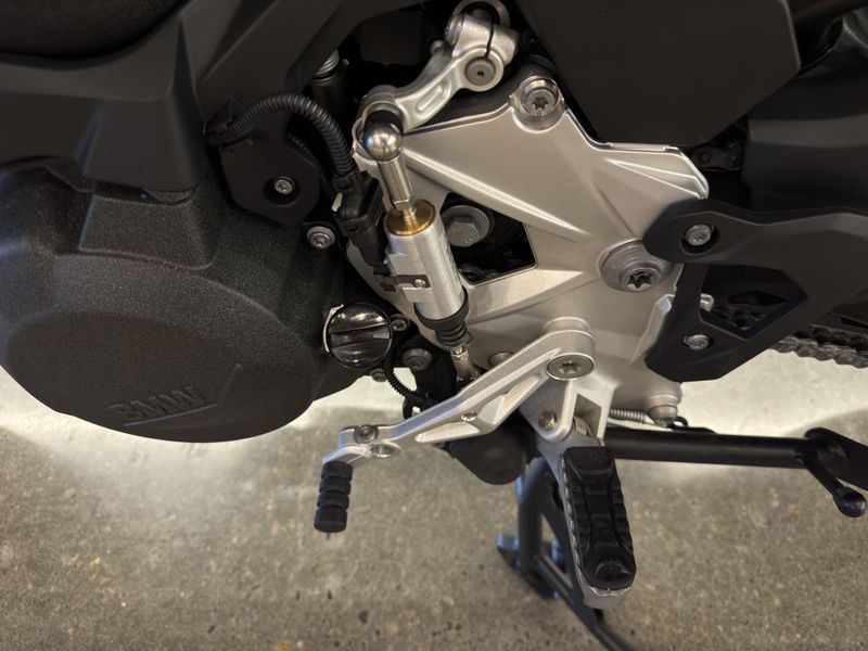 2025 BMW F 800 GS - BLACK STORM METALLIC