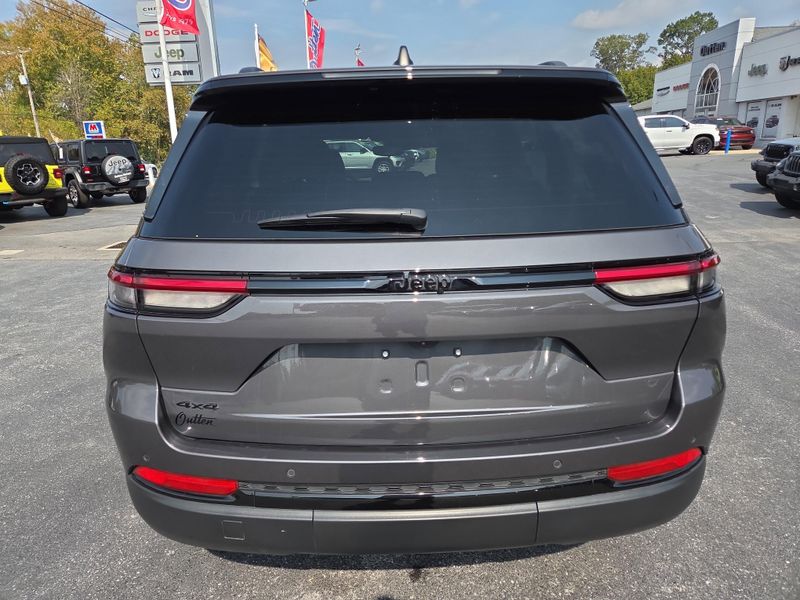 2023 Jeep Grand Cherokee Altitude X photo 4