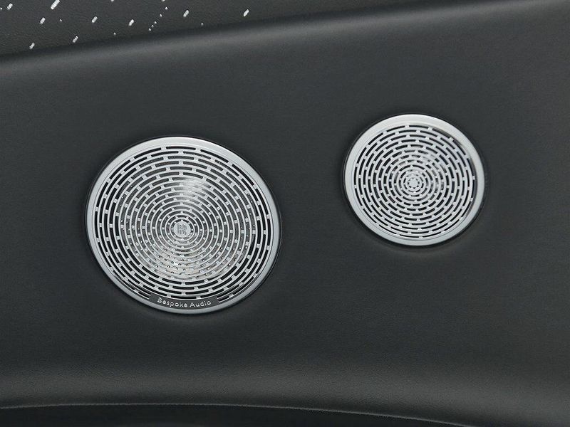 New 2026 Rolls-Royce Spectre Image 25