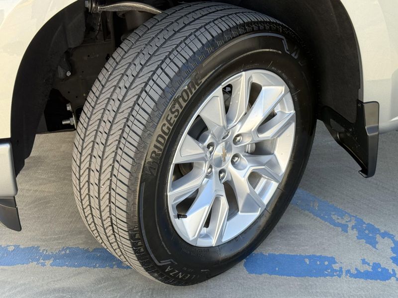 Used 2024 Chevrolet Silverado 1500 CustomImage 16