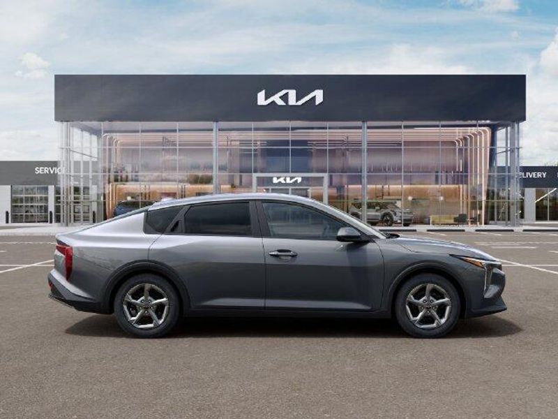 New 2026 Kia K4 LXSImage 8