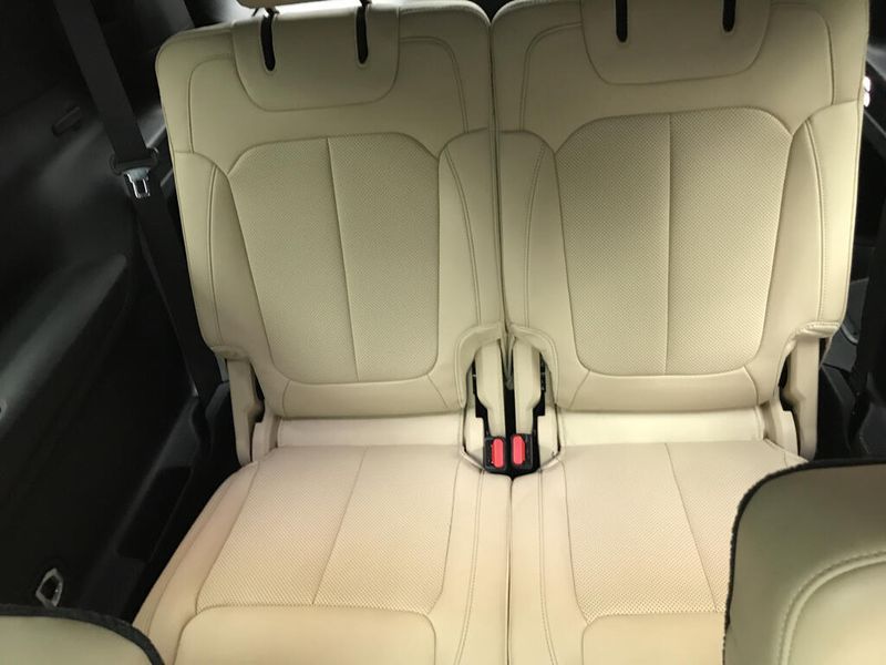 Used 2023 Jeep Grand Cherokee L LimitedImage 10