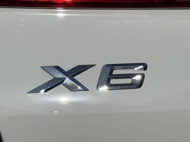 2022 BMW X6 xDrive40iImage 13