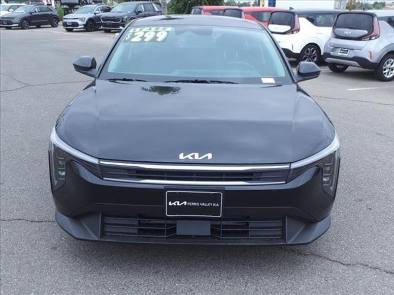 2025 Kia K4 LXSImage 2