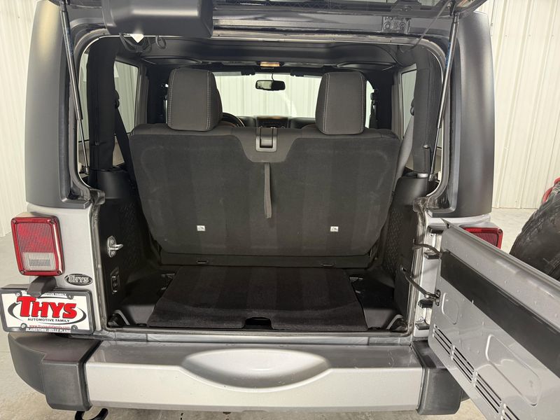 Used 2017 Jeep Wrangler JK SaharaImage 5