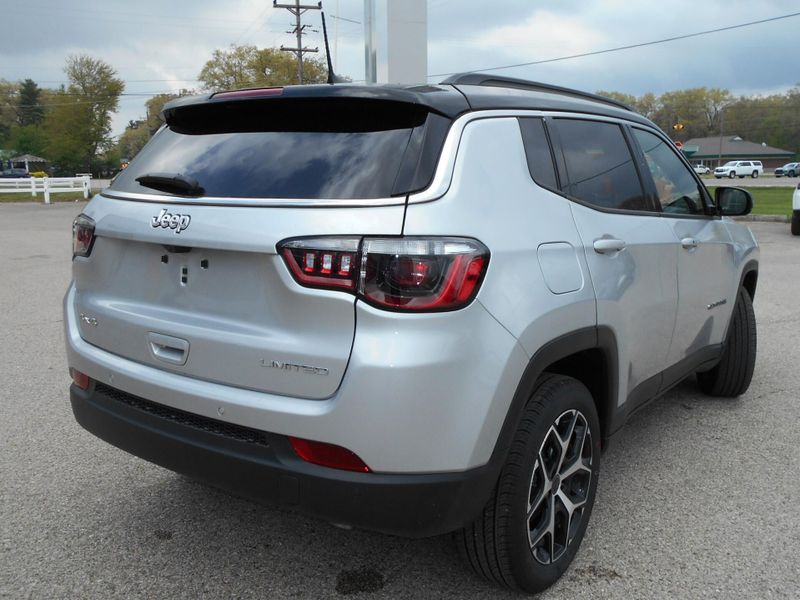 2025 Jeep Compass Limited 4x4Image 29