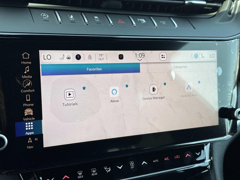 New 2026 Jeep Grand Cherokee Laredo Altitude 4x2