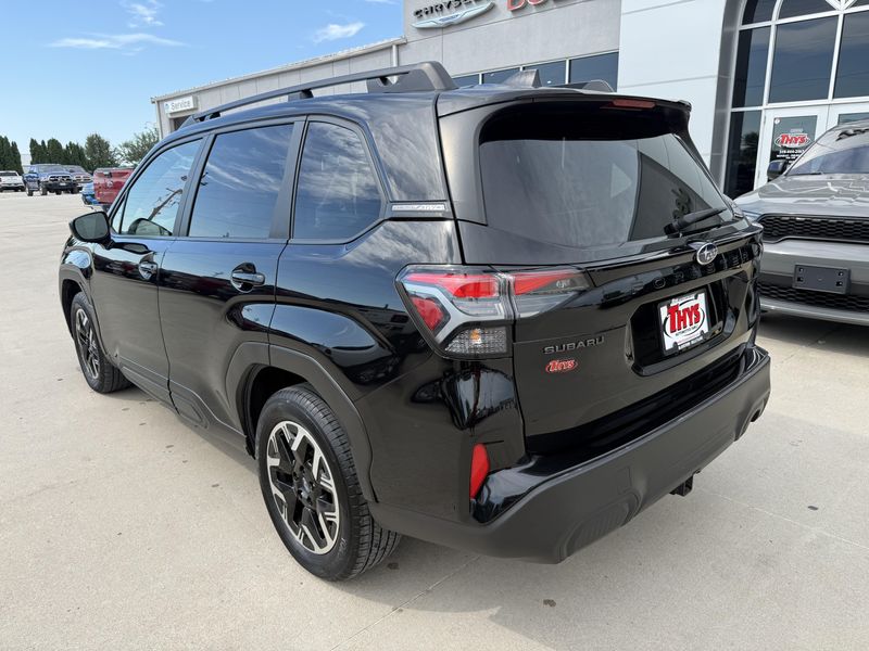 Used 2025 Subaru Forester PremiumImage 35