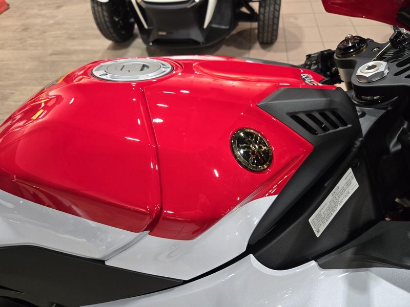 NEW 2026 YAMAHA YZFR1 70TH ANNIVERSARY EDITION Image 10