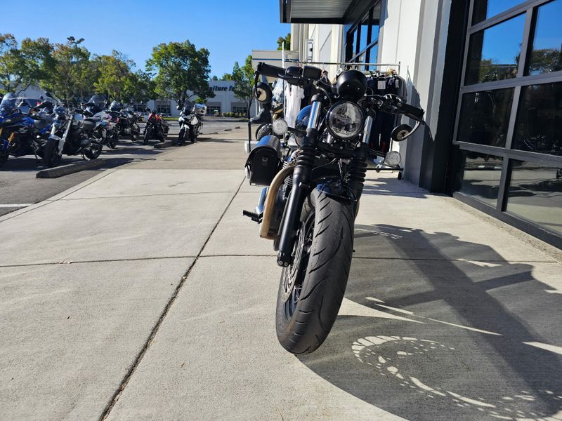 2024 Triumph Bonneville Bobber Stealth Edition