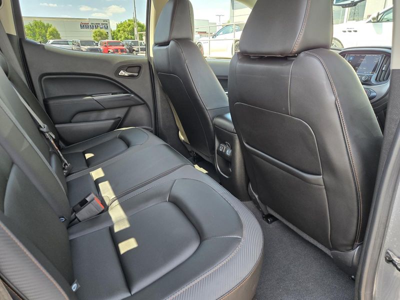 Used 2022 GMC Canyon 4WD Crew Cab 128 AT4 w/Leather