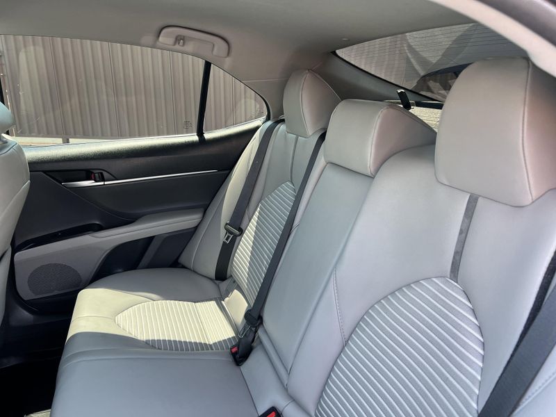 Used 2019 Toyota Camry SEImage 18