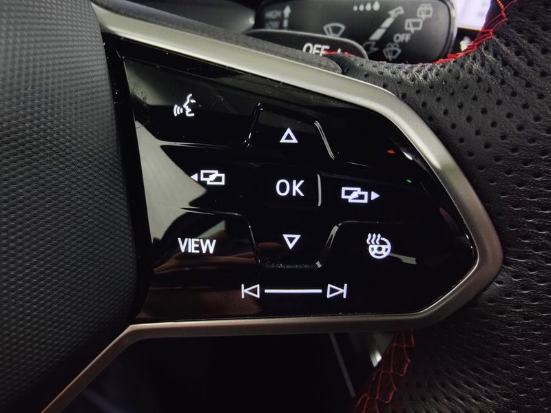 Used 2024 Volkswagen Golf GTI SE w/Sunroof/Leather PkgImage 24