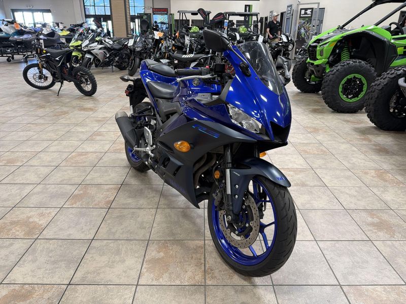 Used 2023 Yamaha YZF-R3 ABS Image 11