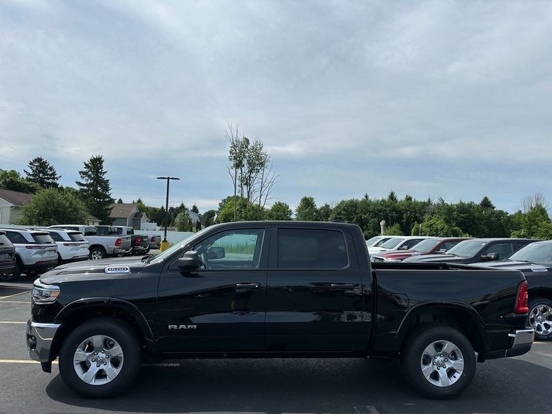 2025 RAM 1500 Big Horn Crew Cab 4x4 5