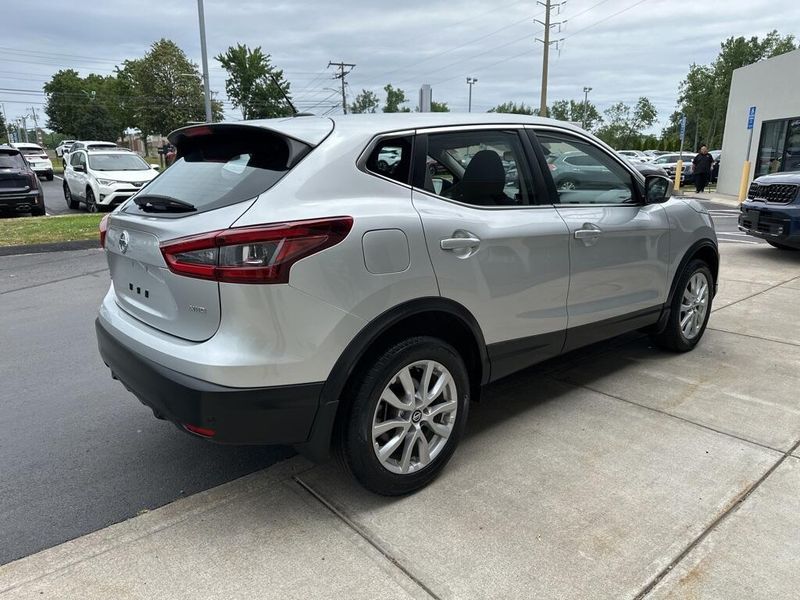 2022 Nissan Rogue Sport SImage 5