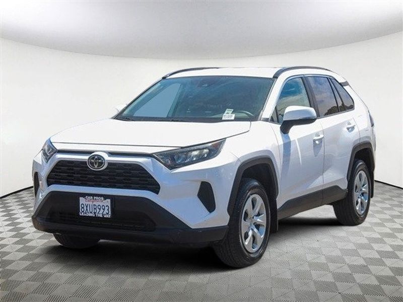 2020 Toyota RAV4 LEImage 5