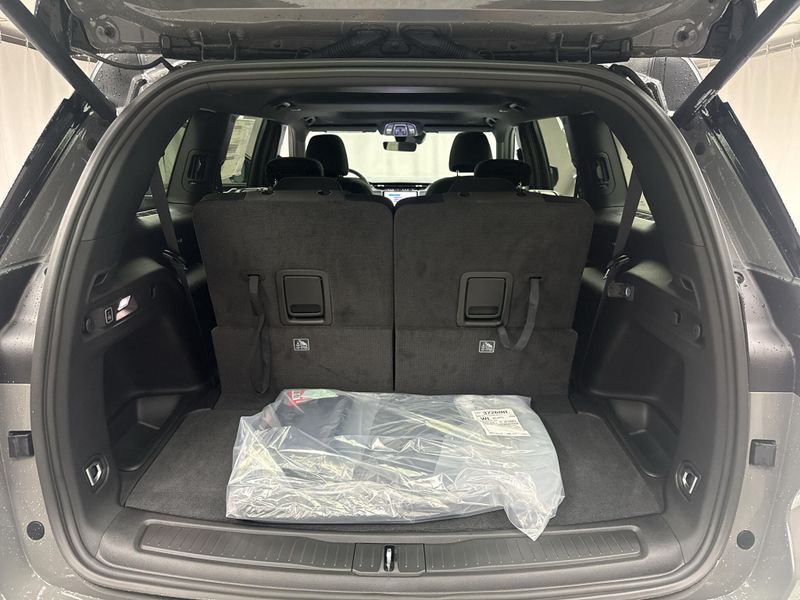 New 2027 Jeep Grand Cherokee L Laredo X 4x4Image 15