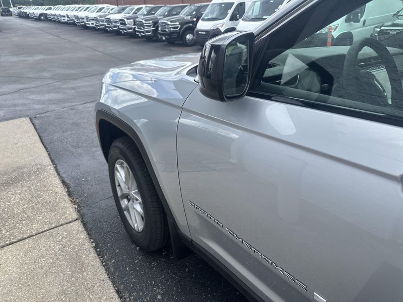 New 2025 Jeep Grand Cherokee L Laredo X 4x4Image 11