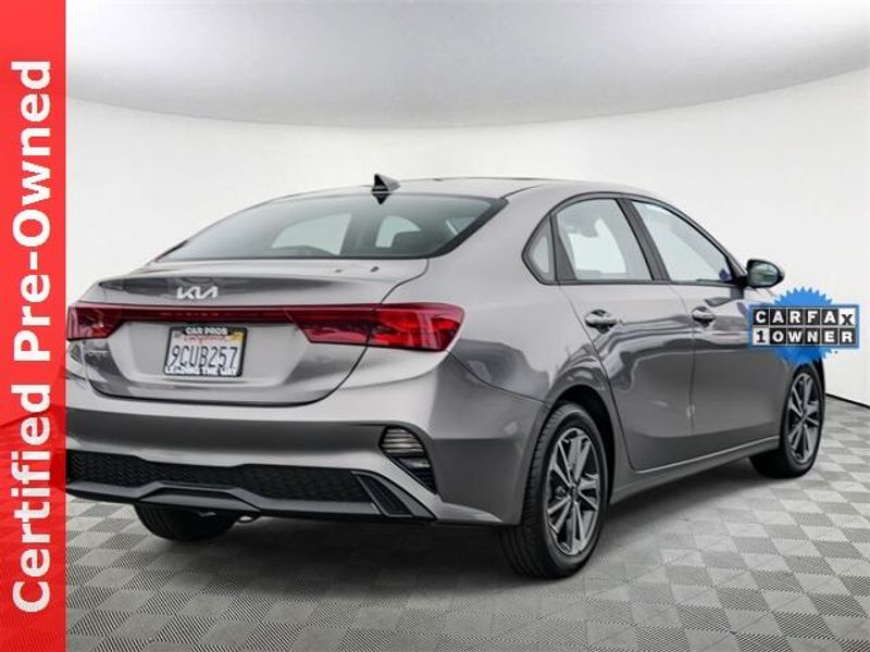 Used 2023 Kia Forte LXSImage 8
