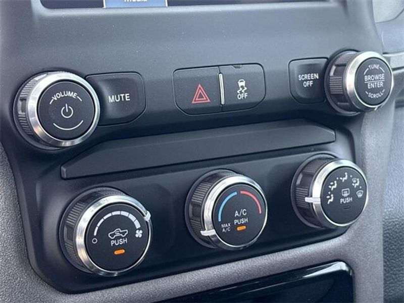 2023 RAM 2500 TradesmanImage 27