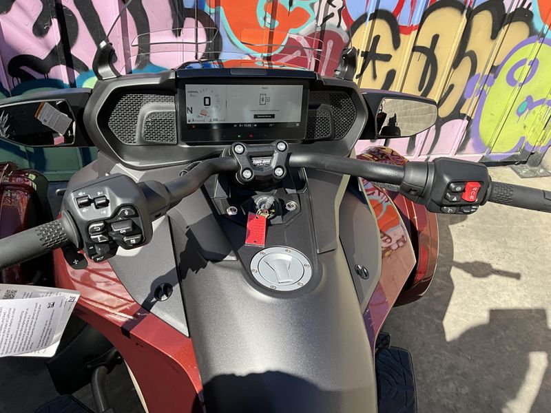 New 2026 Can-Am SPYDER F3 1330 LTD DEMO Image 9