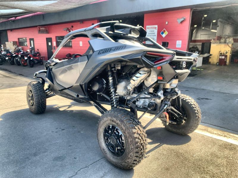 New 2025 Can-Am MAVERICK R X 999T DCT Image 6