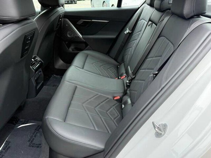 Used 2026 BMW 5 Series 530i xDriveImage 32