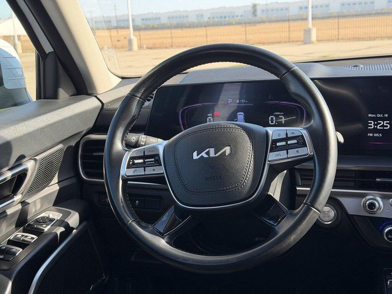 Used 2024 Kia Telluride SImage 17
