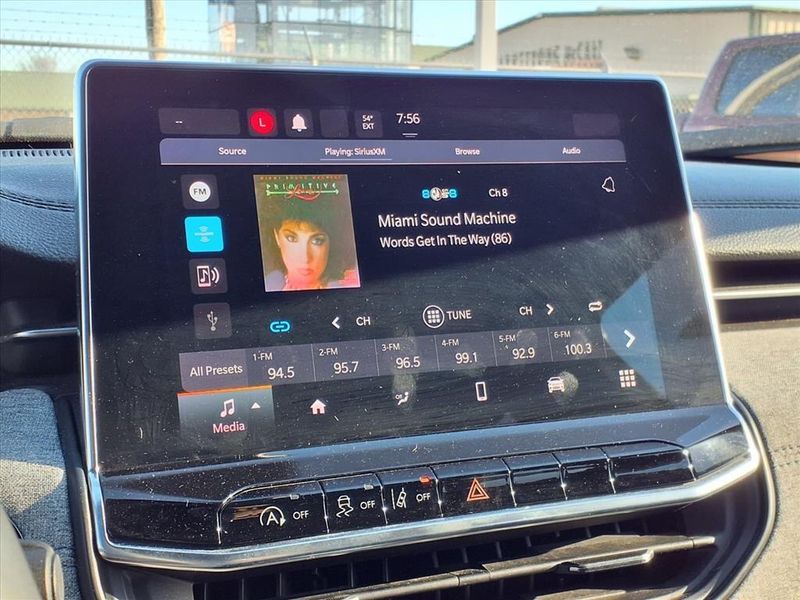 Used 2023 Jeep Compass LatitudeImage 23